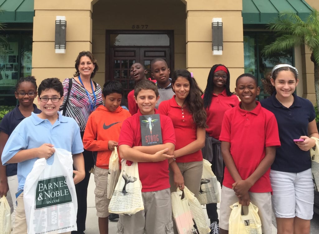 GTES - Top Readers 2015 - Barnes Noble - Students leave with bags of books